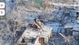 Na videu vidíte, jak dopadl domov paní Aljony v Konstiantynivce 💔
Už tam se starala o víc než 150! opuštěných a zraněných válečných zvířat - psů, koček i koz
Musela se zvířaty i rodinou utéct do bezpečí (relativního - městečko, kde nyní žijí, ruští okupanti také občas bombardují a útočí na něj drony)
Dnes žije Aljona @271010alena se 170 zvířaty ! v Balaklii🐕🐈‍⬛🐈🐐
Naše @adela_knapova ji navštívila a rozhodli jsme se pomoct ❤️‍🩹
Ale sami to nezvládneme 🙌🏻
Pomůžete nám? 🙏🏻🍀✌🏻
Každý váš finanční příspěvek na účet @oneheart_nf , který označíte poznámkou Aljona, bude do koruny poskytnut právě útulku v Balaklii🤞🏻🍀

#vsichnimamejednosrdce 
#nakazdemzivotezalezi 
#waranimals